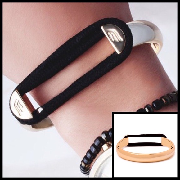 ♦️FINAL♦️HAIR TIE HOLDER & WRIST CUFF IN GOLD - Picture 5 of 5